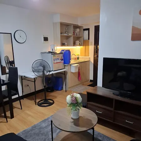 Lj\'S Staycation Alabang