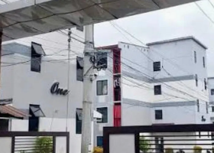 Lj's Staycation Alabang Frühstückspension