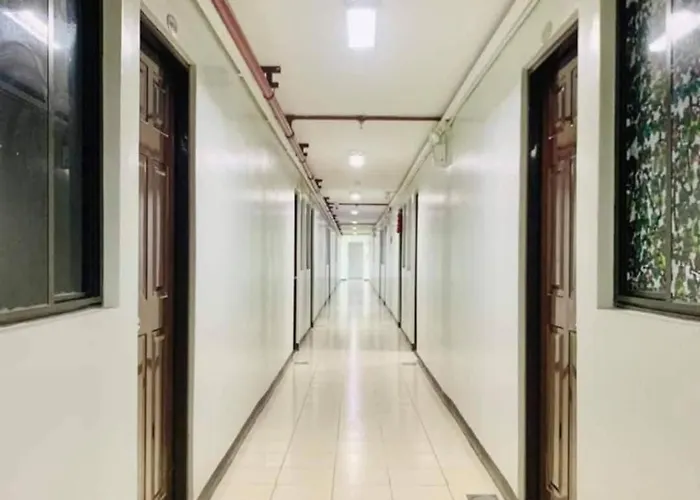 Lj's Staycation Alabang Frühstückspension Manila